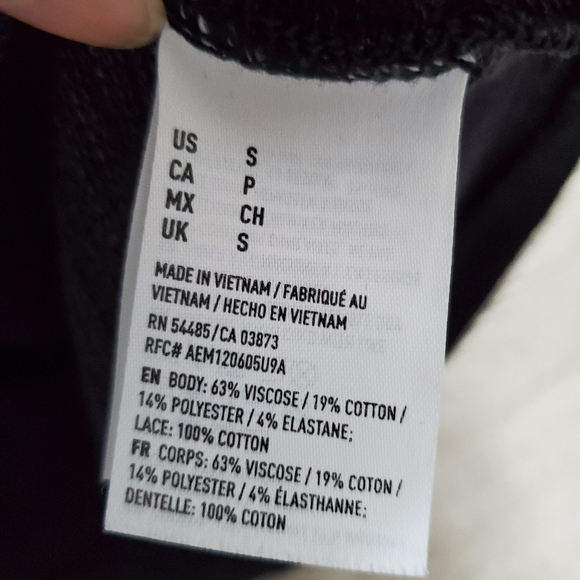 American Eagle Outfitters Size small black top - Picture 6 of 6